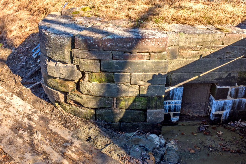 Lock 17 Gate Pocket Detail with Valve