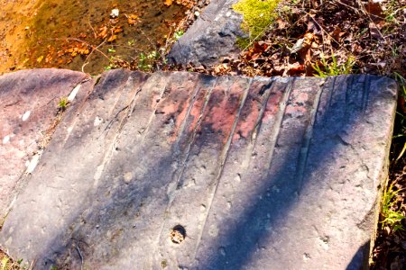 Lock 16 Rope Burns on lock masonry