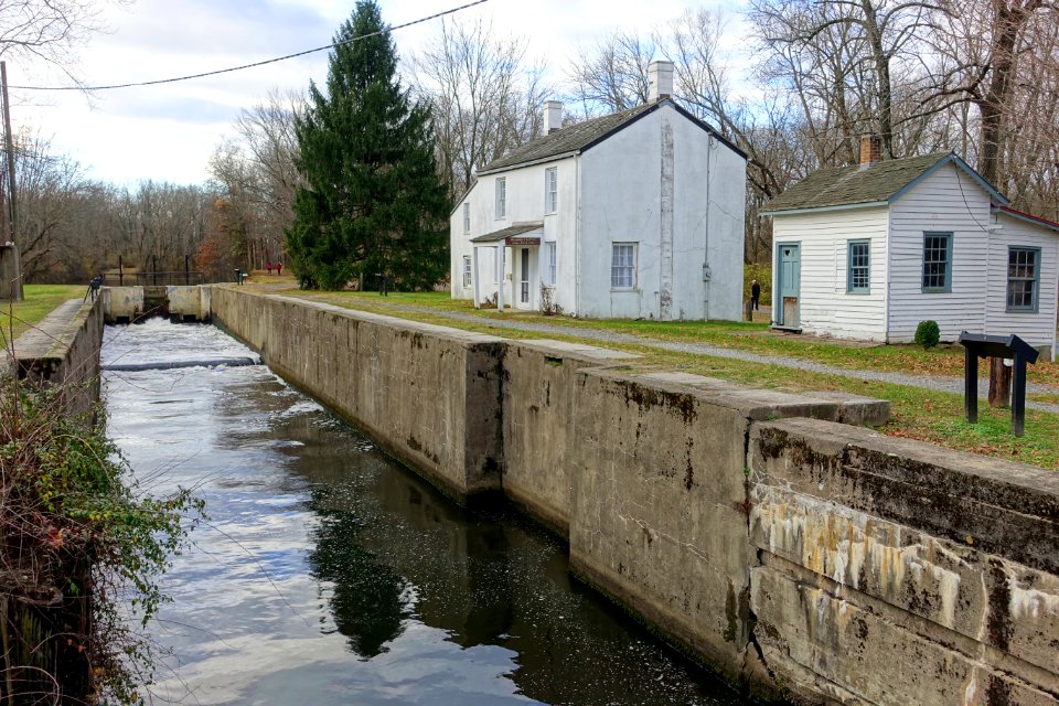 Lock, Lodge House, and Tollhouse - Delaware and Raritan Canal - Heathcote, New Jersey - DSC07222