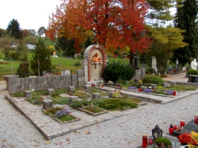 Ločna Cemetery 09 photo