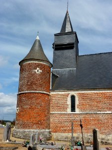 Logny-lès-Aubenton (Aisne) église Saint-Rémi, tours