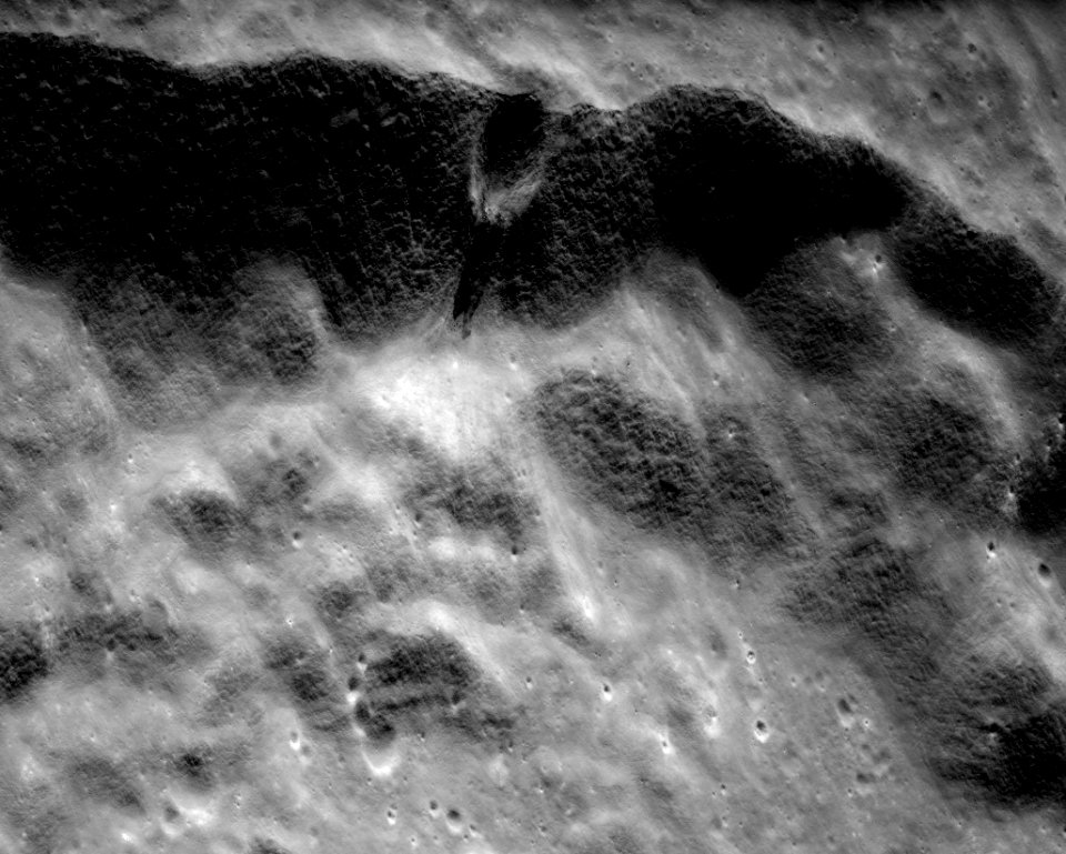 Lobachevskiy crater wall ribbons AS16-P-5022