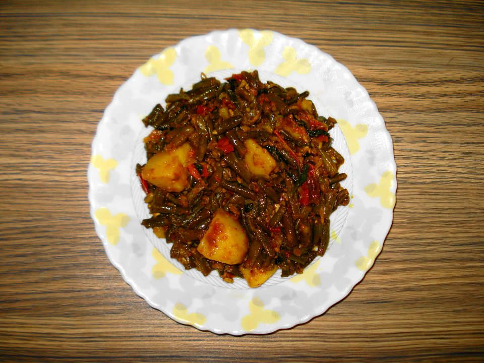Lobia Ki Phalli with Aaloo Sabzi