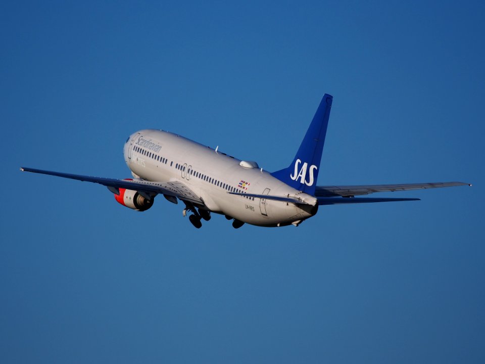 LN-RRS SAS Scandinavian Airlines Boeing 737-883 takeoff from Schiphol (AMS - EHAM), The Netherlands, 11june2014, pic-5
