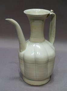 Lobed ewer, Jingdezhen ware, China, Northern Song dynasty, 1000s-1100s AD, porcelain - Tokyo National Museum - Tokyo, Japan - DSC08388