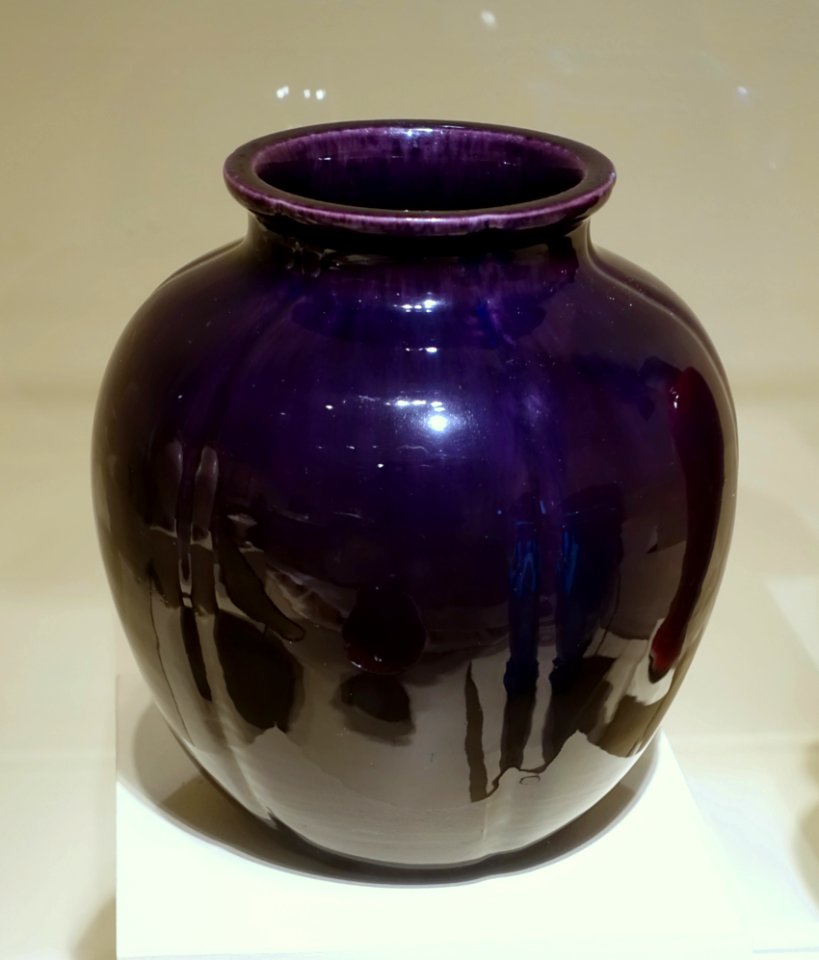 Lobed vase, China, Qing dynasty, 1800s AD, porcelain, aubergine glaze - Portland Art Museum - Portland, Oregon - DSC08417