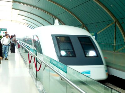 Longyang Road Station 06