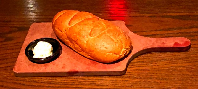 Longhorn Steakhouse Bread serving photo