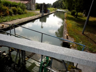 Longeville-en-Barrois (Meuse) canal de la Marne au Rhin, écluse