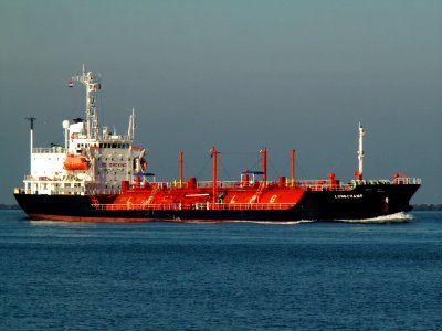 Longchamp approaching Port of Rotterdam, Holland 09-Jan-2006