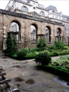 London - Christchurch Greyfriars Garden, wall with windows