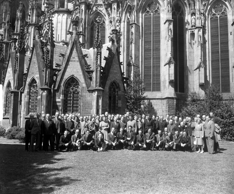 Londens Philharmonisch Orkest poseert voor Sint Jan te Den Bosch, Bestanddeelnr 903-9539