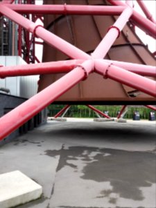 London, Stratford - ArcelorMittal Orbit, detail of the structure and steel cone