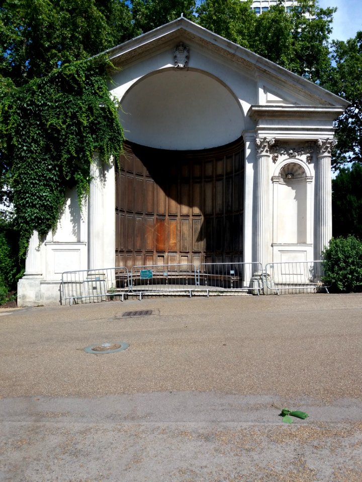 London - Kensington Gardens, Queen Anne's Alcove
