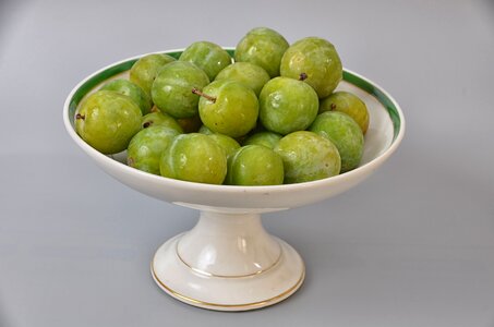 Reine claude gray fruits gray dessert
