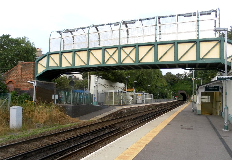 London Road (Brighton) Station, Shaftesbury Place, Brighton (August 2013) (Platforms) (2)