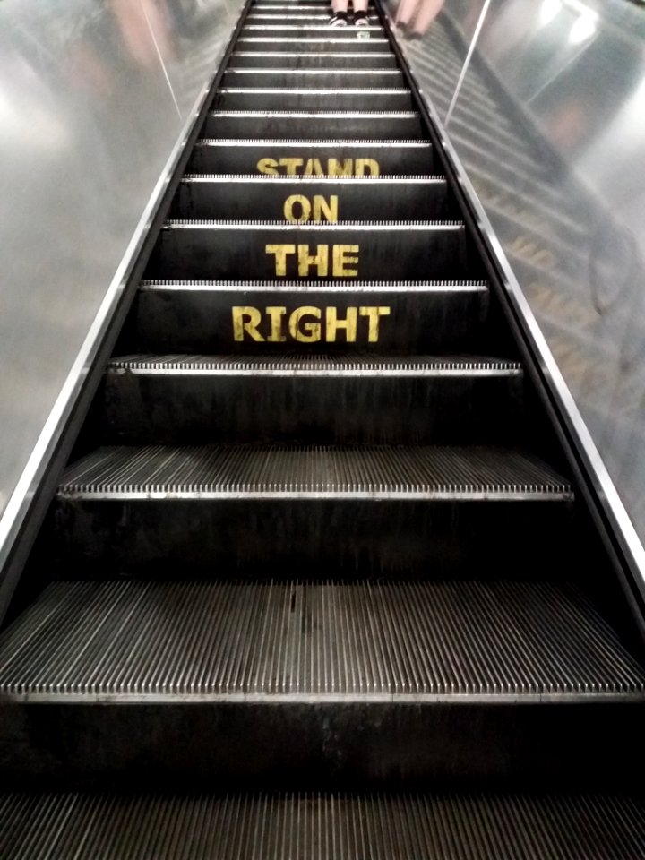 London - Oxford Circus station, Stand on the right