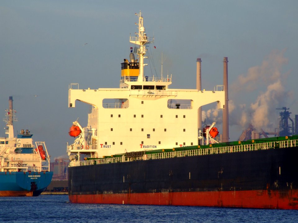 London 2012 superstructure IMO 9442756, pic1