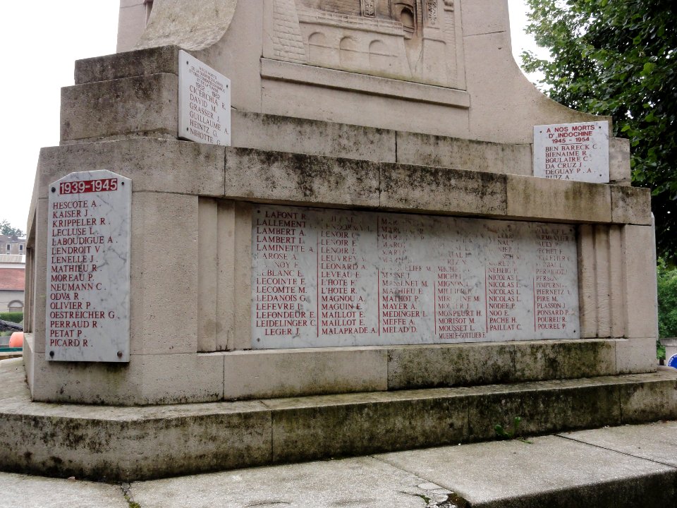 Longwy (Meurthe-et-M.) monument aux morts (05)
