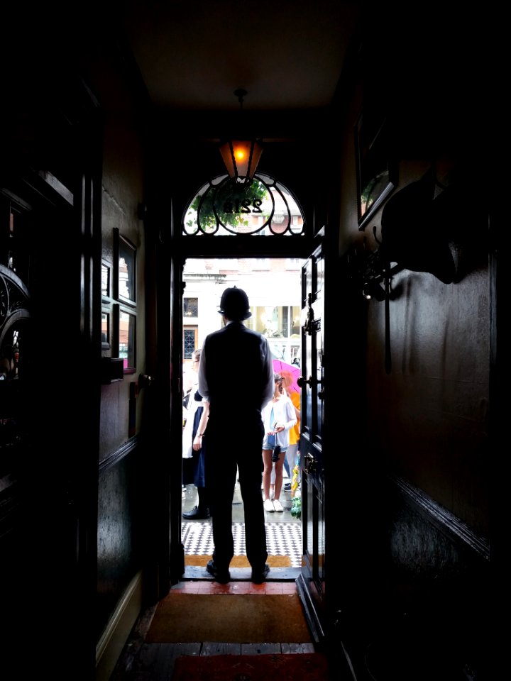 London - Sherlock Holmes Museum, exit