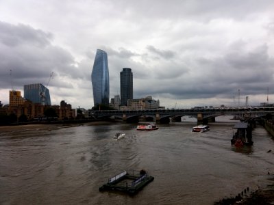 London - Millennium Bridge, view to the east