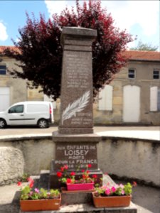 Loisey (Meuse) monument aux morts