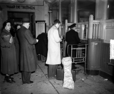 Loketten in nieuw station Leiden, Bestanddeelnr 905-4421