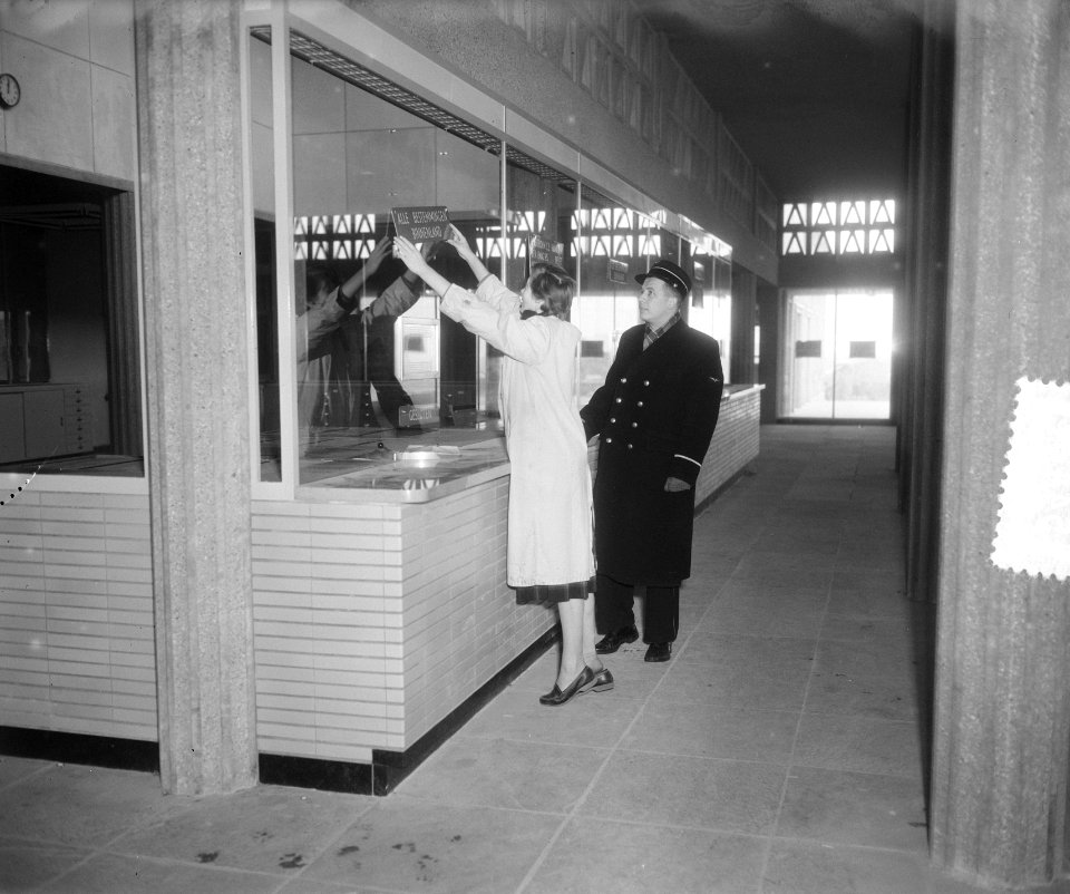 Loketten in nieuw station Leiden, Bestanddeelnr 905-4422