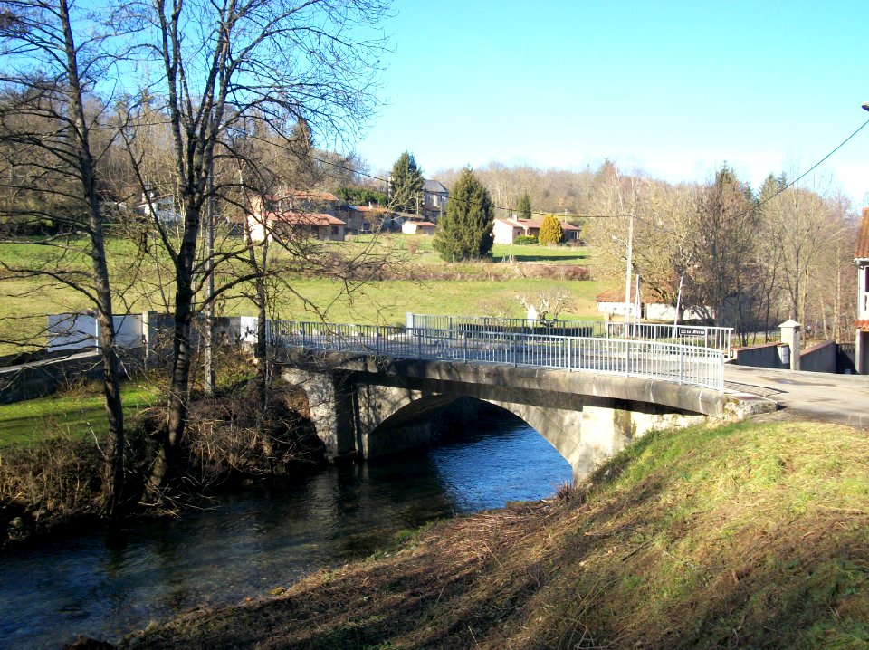 Lombrès pont sur le Nistos