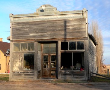 Loma, Nebraska hardware
