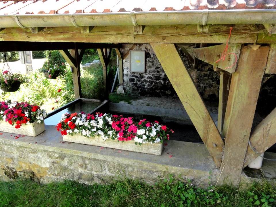 Longueval-Barbonval (Aisne) lavoir à Barbonval (01)