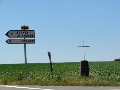 Longueval-Barbonval (Aisne) croix de chemin