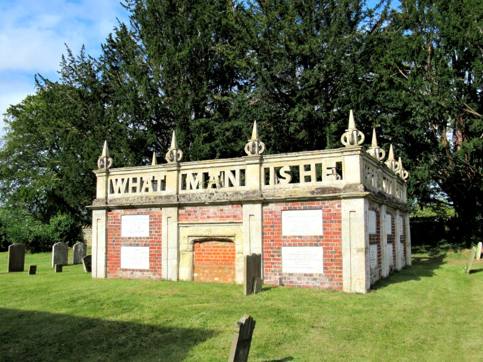 Longuet-Higgins mausoleum, Turvey