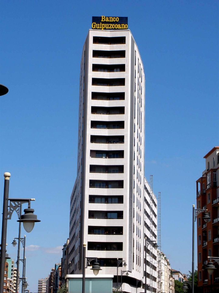 Logroño - Avenida de Jorge Vigón y Edificio Capitol 1