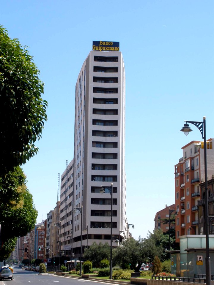 Logroño - Avenida de Jorge Vigón y Edificio Capitol 2