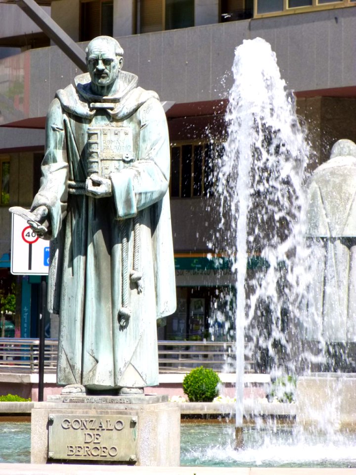 Logroño - Fuente de los Ilustres 7