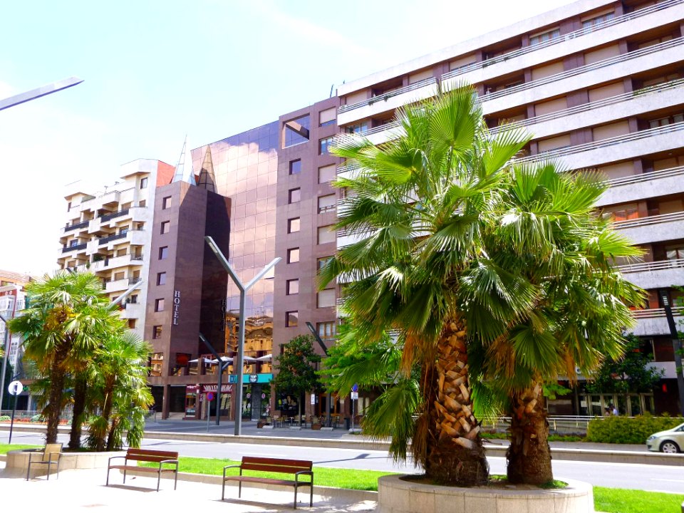 Logroño - Avenida Gran Vía Rey Juan Carlos I 02