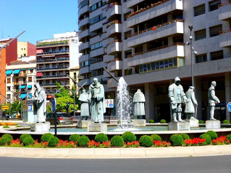Logroño - Fuente de los Ilustres 6