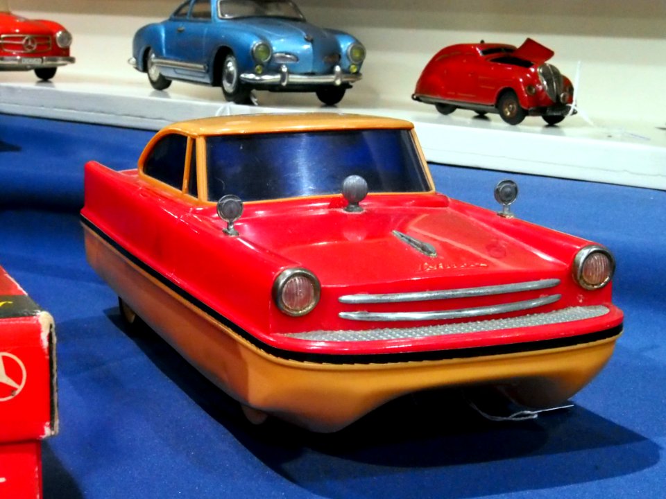 Litho tin toy amphibic car