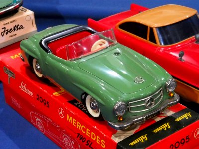 Litho tin toy green Mercedes 190SL, Schuco 2095 pic2