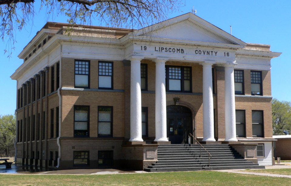 Lipscomb County, Texas, courthouse from NW 1