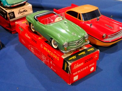Litho tin toy green Mercedes 190SL, Schuco 2095 pic1