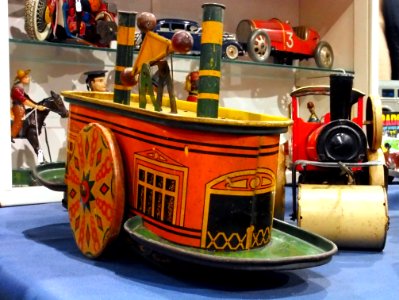 Litho tin toy radar boat pic1