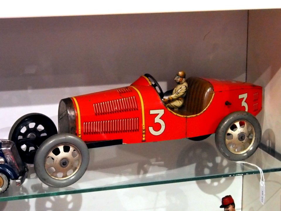 Litho tin toy red Bugatti racecar no3 pic3