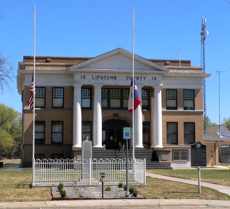 Lipscomb County, Texas, courthouse from W 2