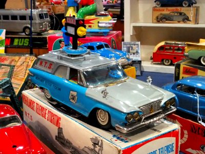Litho tin toy Nederlandse Televisie Stichting pic2