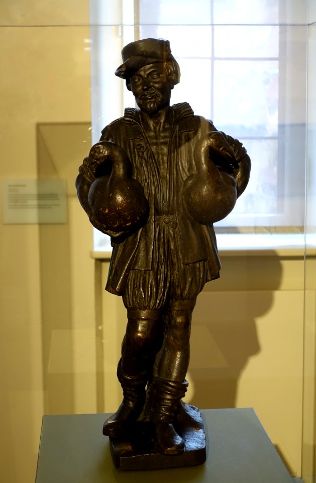 Little Gooseman Fountain, probably by Hans Peisser, c. 1550, linden wood - Stadtmuseum Fembohaus - Nuremberg, Germany - DSC02197