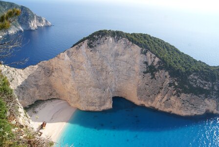 Zakynthos navagio cliff