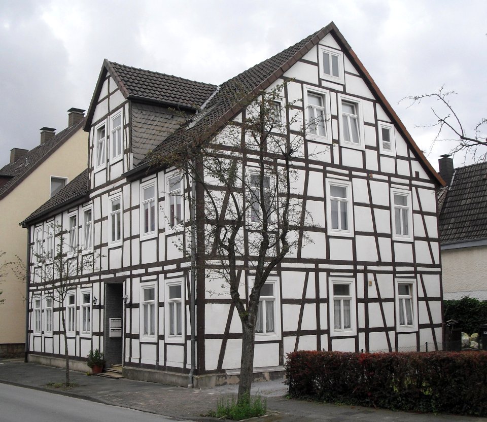 Lippspringe-Brunnenstrasse 2