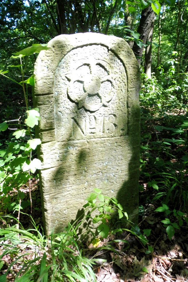 Lipperode - Grenzstein Nr. 13 - Lippische Seite